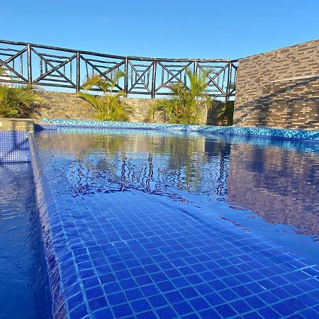 Hotel Suites La Roca Cancún Kültér fotó